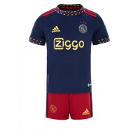 Ajax Fußballbekleidung Auswärtstrikot Kinder 2022-23 Kurzarm (+ kurze hosen)
